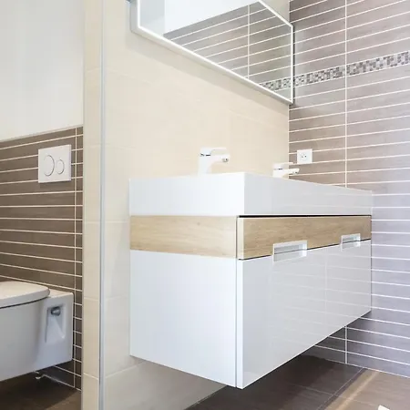 Ground Floor On Seafront With Large Terrace Lägenhet