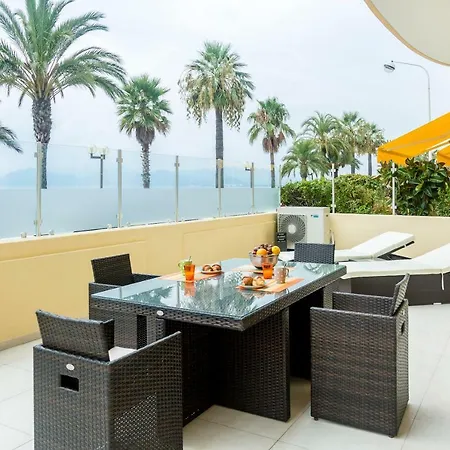 Apartman Seafront With Large Terrace *